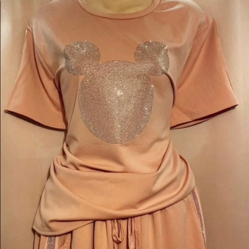 Woman’s jogging suite